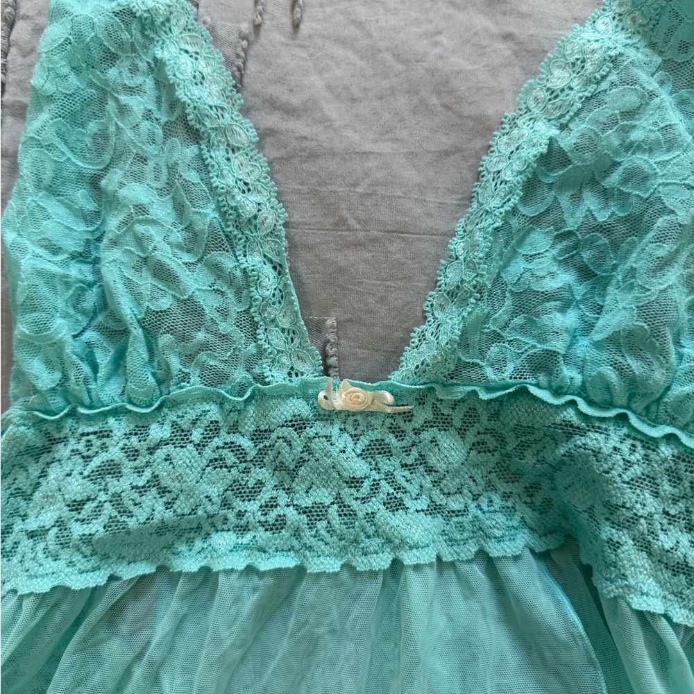 Victoria’s Secret “the Lacie”Elegant Lace Halter Babydoll Chemise Size Small EUC - Picture 14 of 14